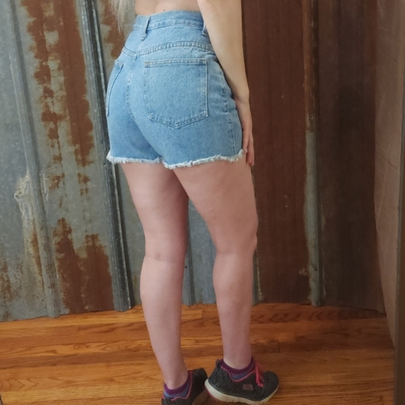 VINTAGE 90'S Denim Shorts - Picture 15 of 17